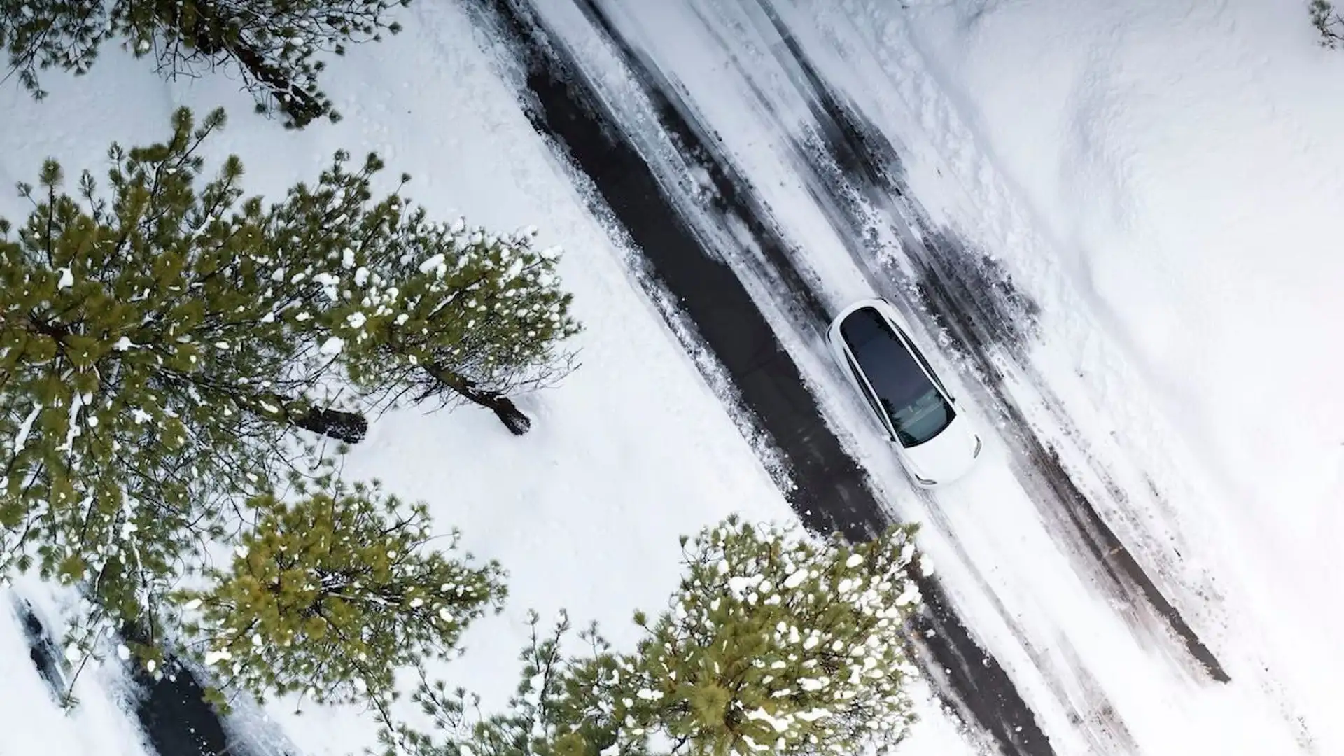 The range of a Tesla Model Y shrinks in winter. Photo from a bird's eye view.